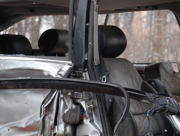 Два водителя пострадали в лобовом столкновении легковушек под Выксой