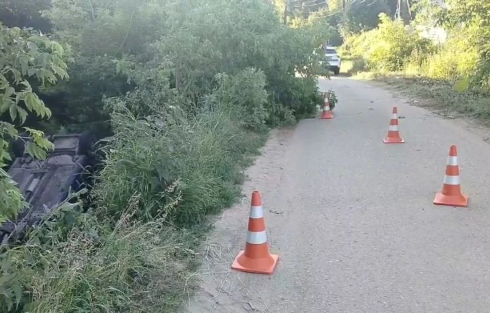 Пьяный подросток за рулем легковушки вылетел в кювет в Нижегородской области - фото 1
