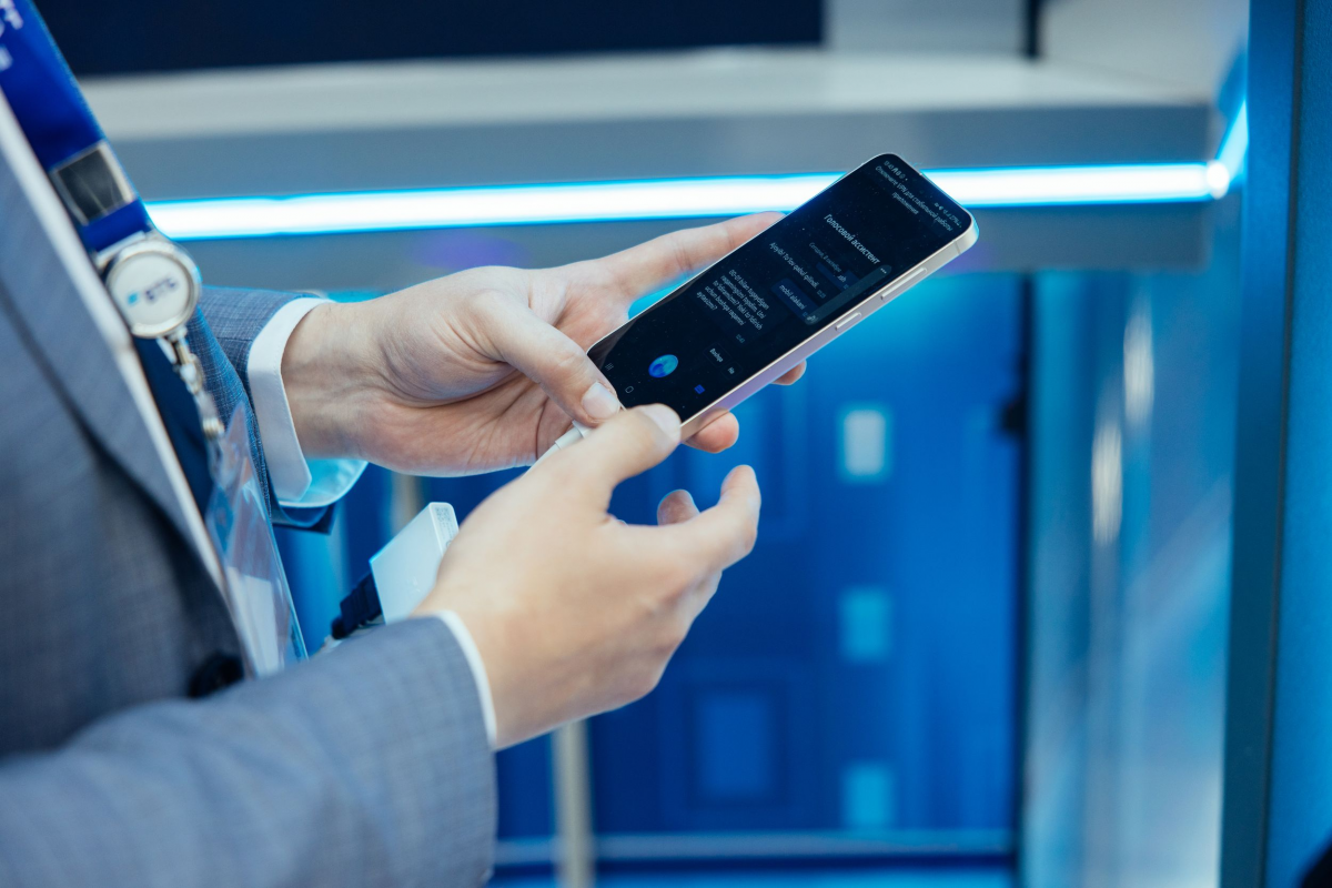 ВТБ: альтернативные платежи займут половину безналичного рынка к 2026 году - фото 1