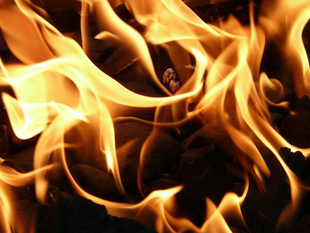 24 человека тушили пожар в Сормовском районе - фото 1