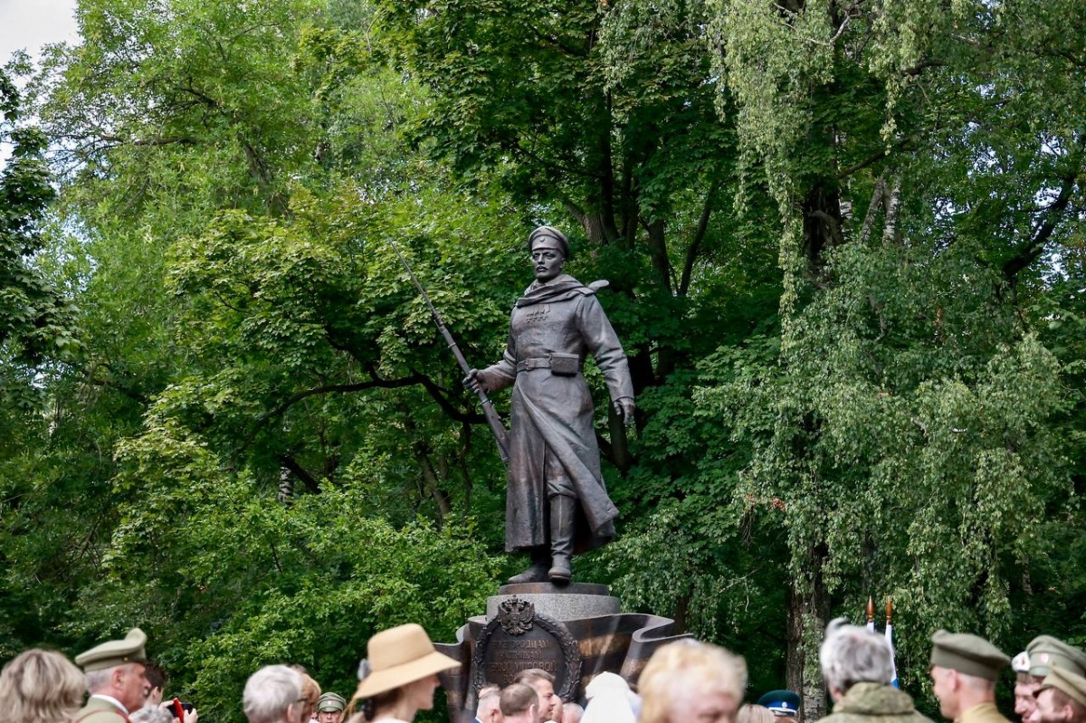 Памятник участникам Первой мировой войны открыли в парке Кулибина - фото 1