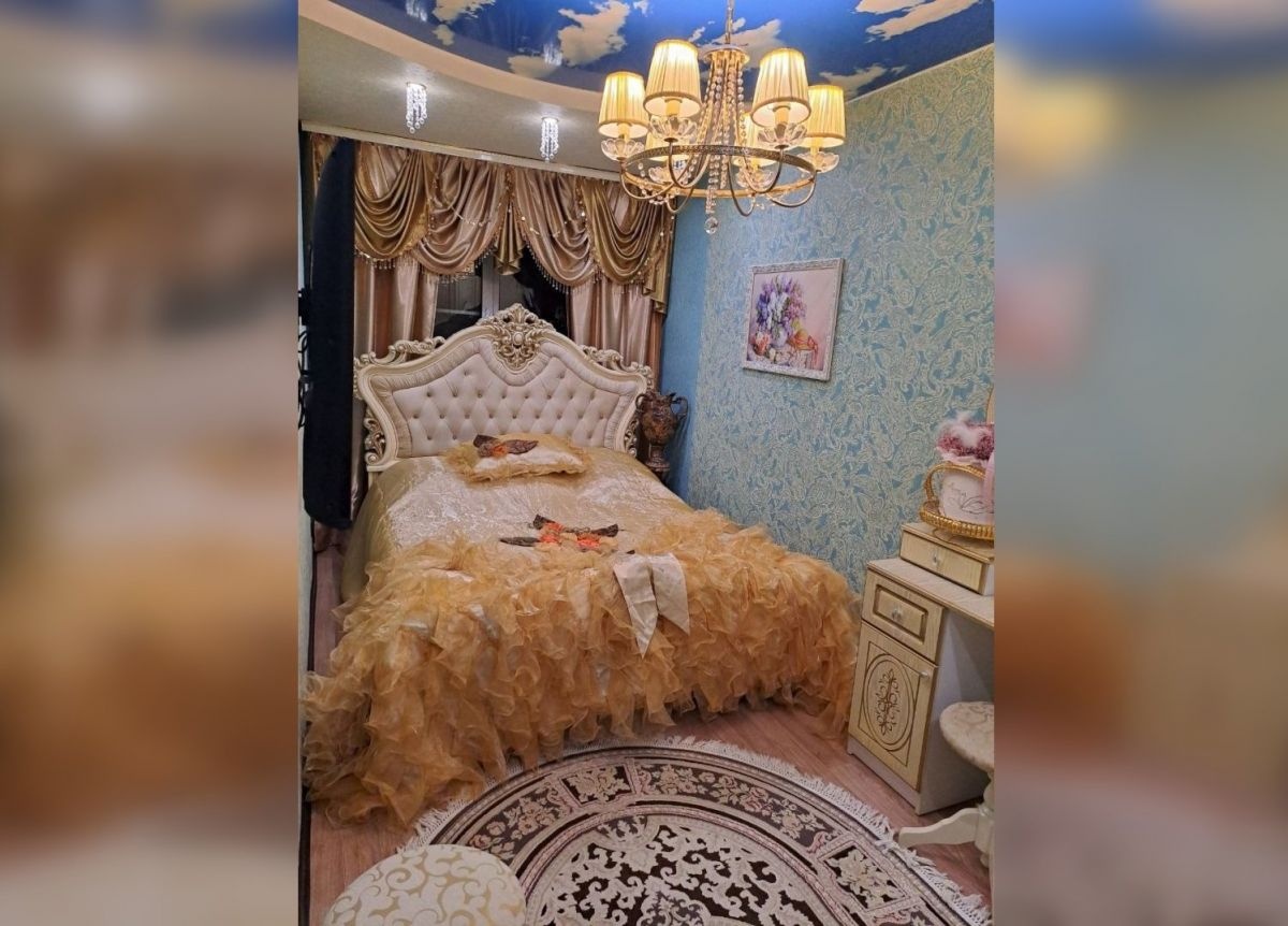 Нижегородская квартира со статуями в золотом интерьере продается за 5,8 млн рублей - фото 2
