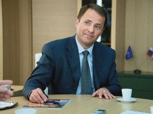 Кто вы, мистер Комаров?