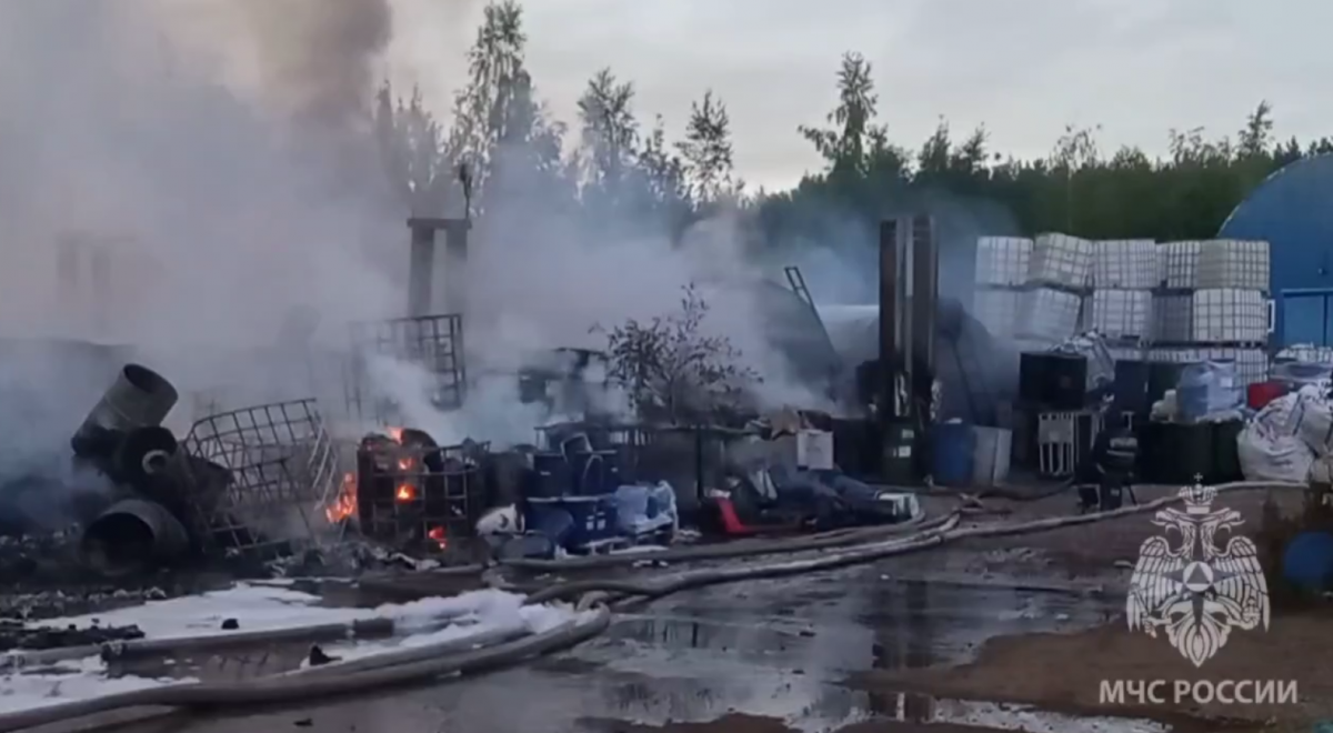 Мощный пожар на производстве потушили в Нижнем Новгороде - фото 1