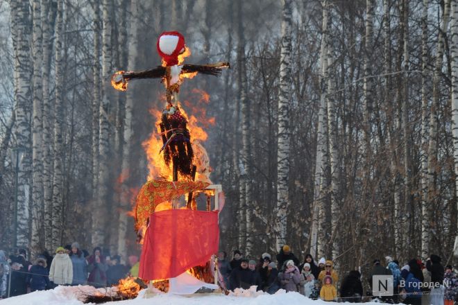 С блинами и в сугробах: как прошла Масленица в Нижнем Новгороде — фоторепортаж - фото 136