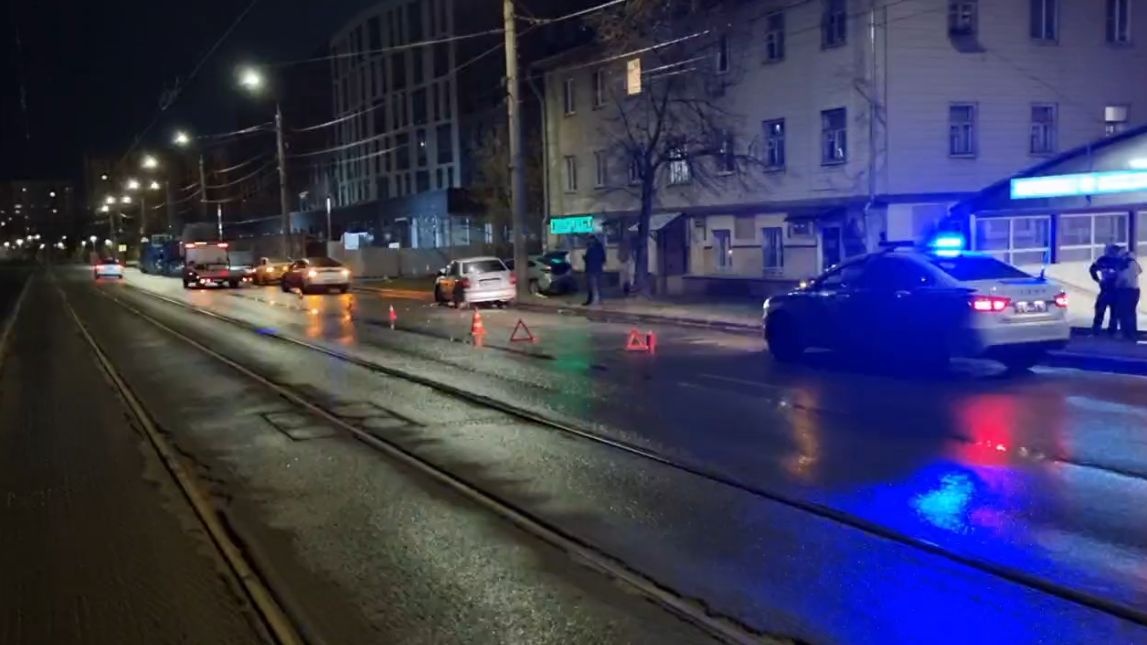 Жесткое ДТП с двумя пострадавшими случилось в Нижнем Новгороде - фото 1