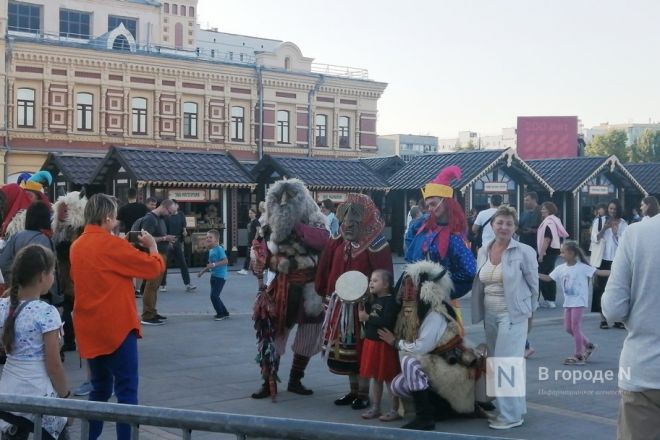 Иммерсивное шоу в постановке Ильи Авербуха состоялось в день 200-летия Нижегородской ярмарки - фото 4