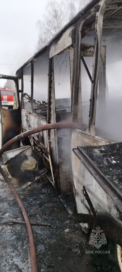 Автобус загорелся на Бору 16 января