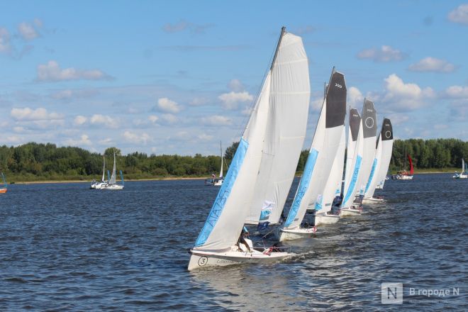 75 яхт и более 500 сапов вышли на Волгу в Нижнем Новгороде в День города - фото 71