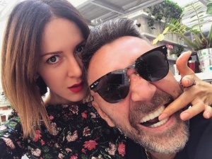 Сергей Шнуров рассказал фанатам об измене жены