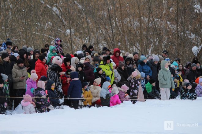 С блинами и в сугробах: как прошла Масленица в Нижнем Новгороде — фоторепортаж - фото 62