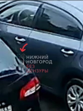 Дети забросали батарейками машины в Щербинках - фото 2