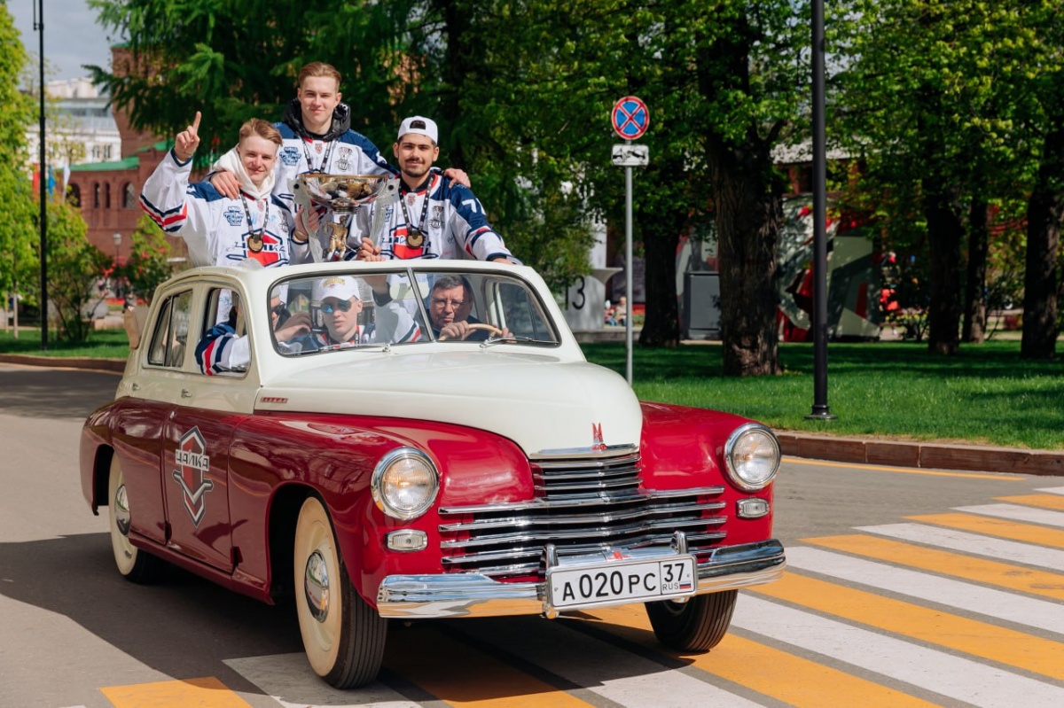 Чемпионский парад &laquo;Чайки&raquo; состоялся в Нижнем Новгороде - фото 1