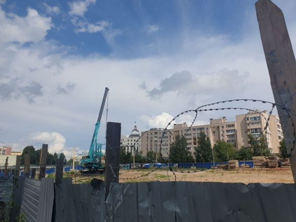 Опубликованы фото со стройплощадки новой гостиницы в Нижнем Новгороде - фото 1