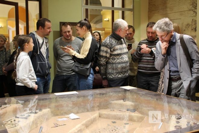 Украшения и сосуды из древних погребений представили археологи в Нижнем Новгороде - фото 33