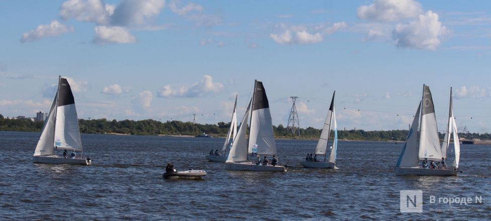 75 яхт и более 500 сапов вышли на Волгу в Нижнем Новгороде в День города - фото 106