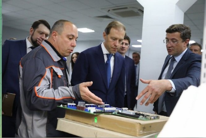 Министр промышленности и торговли РФ Мантуров прибыл в Арзамас - фото 1