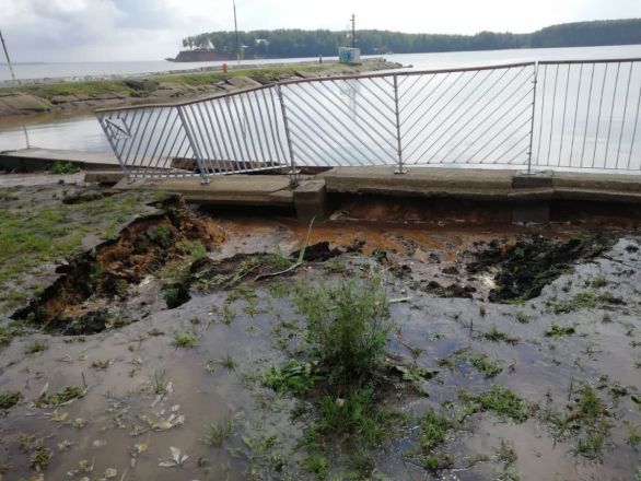 Благоустроенная пристань частично разрушилась в Чкаловске - фото 2