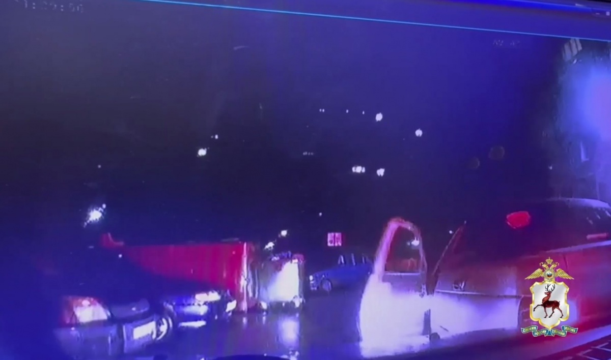 Полицейские устроили погоню за водителем без прав в Дзержинске - фото 1