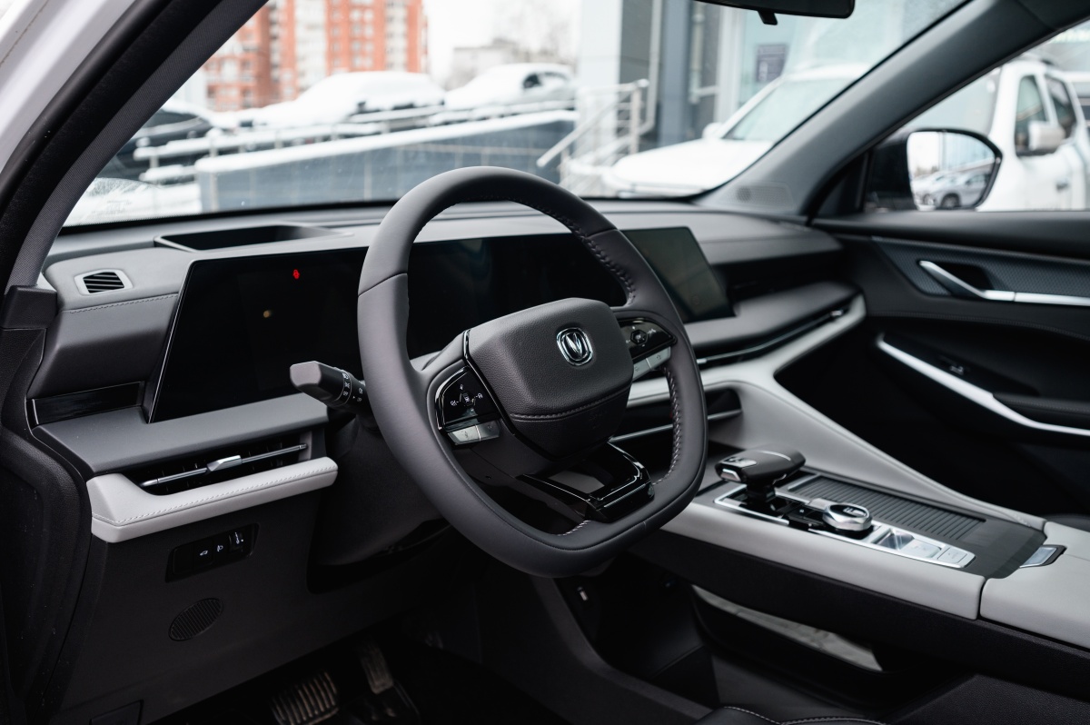 Мощь, дизайн, безопасность и комфорт: новый Changan презентовали в Нижнем Новгороде - фото 2