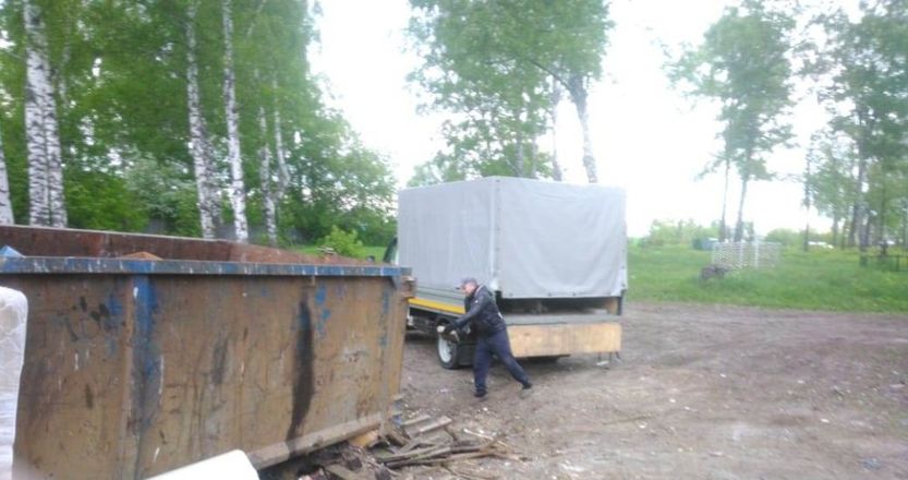 Незаконную свалку строительного мусора обнаружили в поселке Гнилицы - фото 1