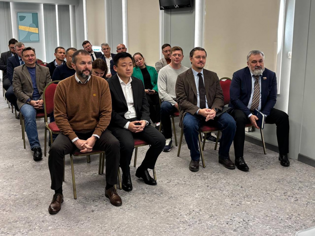 Нижегородские депутаты приехали с рабочим визитом в Киров - фото 2