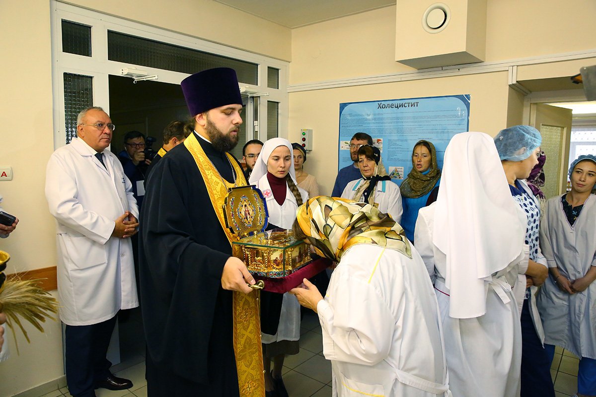 Ковчег с частицей мощей святителя Луки побывал в нижегородских больницах - фото 2
