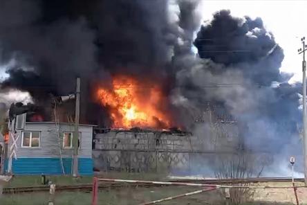 Появилось видео с пожара в промзоне Дзержинска