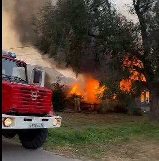 Крупный пожар уничтожил дом в деревне Сомовка Нижегородской области - фото 1