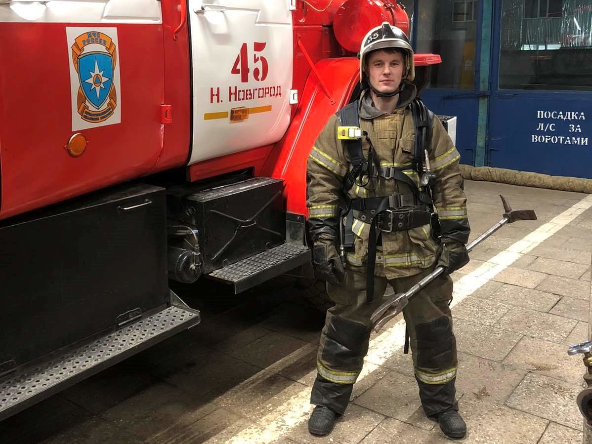 Нижегородский пожарный рассказал, почему решил спасти кошку из огня - фото 1