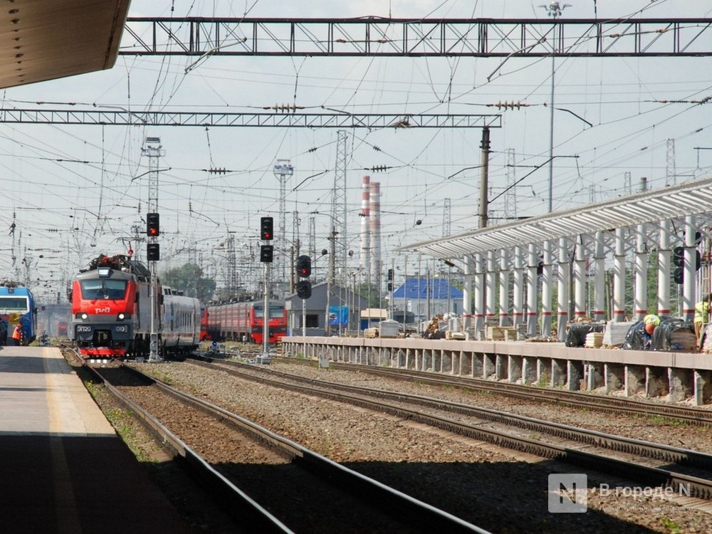 Электричка чуть не снесла автобус с людьми в Нижегородской области - фото 1