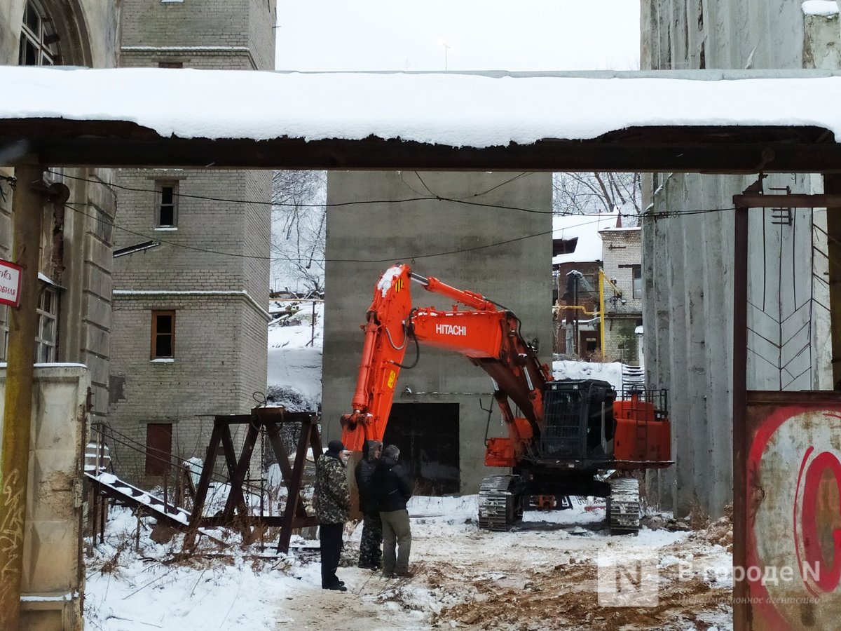 До лета продлится снос элеватора мукомольного завода под метромостом в Нижнем Новгороде