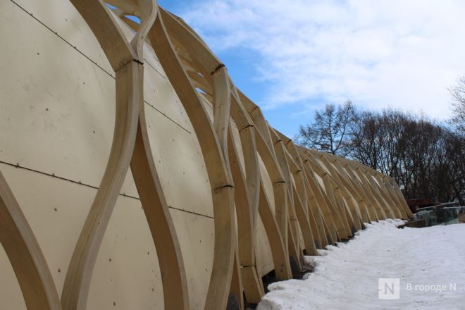 Трещит по швам: как выглядит центр Нижнего Новгорода после аномальной зимы — фоторепортаж - фото 82