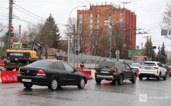 Огромные пробки возникли на перекрестке Ванеева &mdash; Сусловой в Нижнем Новгороде - фото 21
