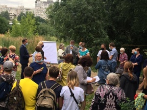Площадка для собак и зоны для спорта: жители Верхних Печер высказали идеи благоустройства Лопатинского оврага