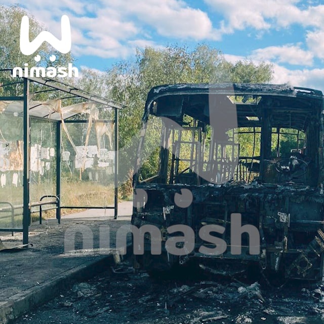 15 пассажиров эвакуировались из горящего автобуса в Дзержинске - фото 1