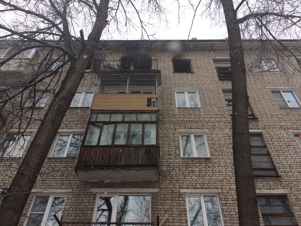 Пожар в пятиэтажке унес жизнь пенсионера в Московском районе (ФОТО) - фото 1