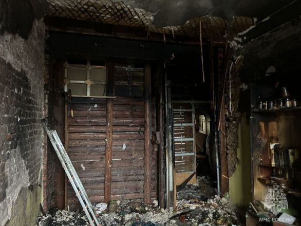 Мужчина пострадал при пожаре в многоэтажном доме в Балахне - фото 3