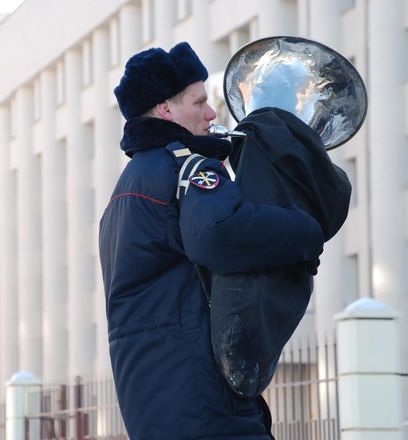 Оркестр нижегородской полиции сделал музыкальный подарок женщинам (ФОТО, ВИДЕО) - фото 13
