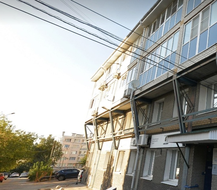 Нижегородские приставы выселяют семью из бывшего дома Бориса Немцова - фото 1