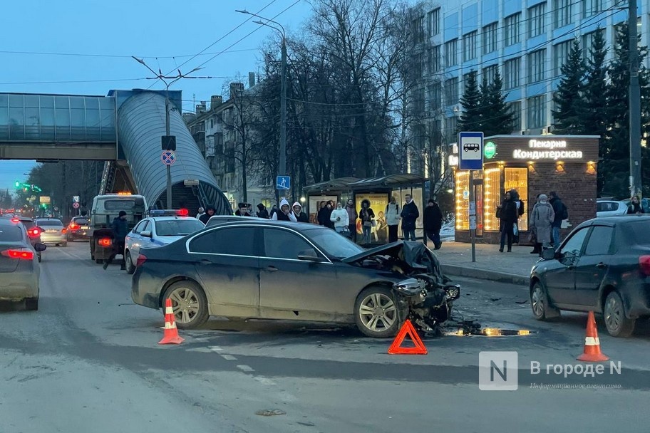 Авария произошла на проспекте Гагарина в Нижнем Новгороде - фото 1