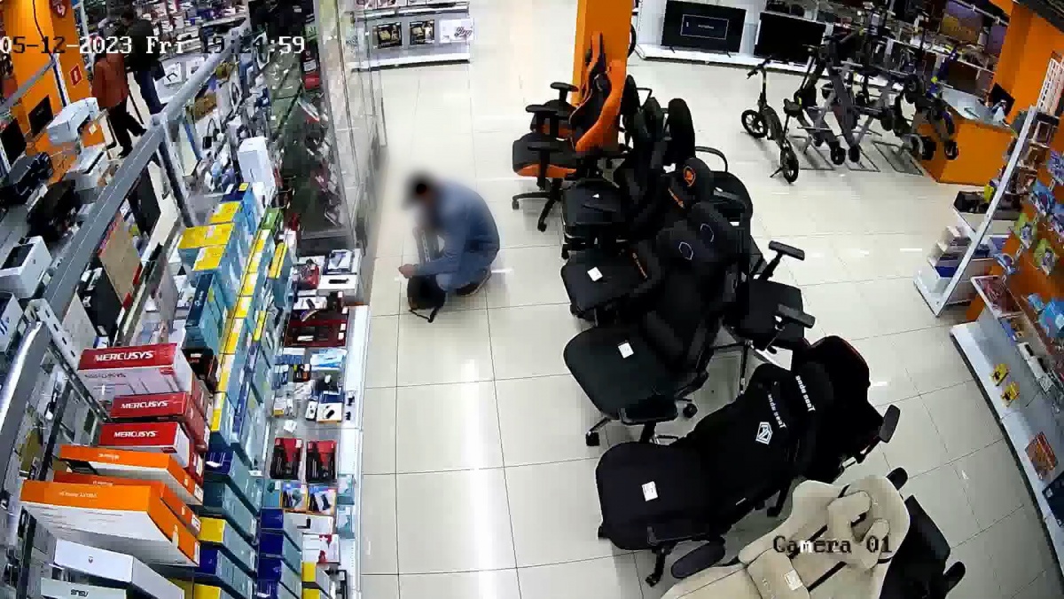 Арзамасец задержан за серию краж техники из магазинов - фото 1