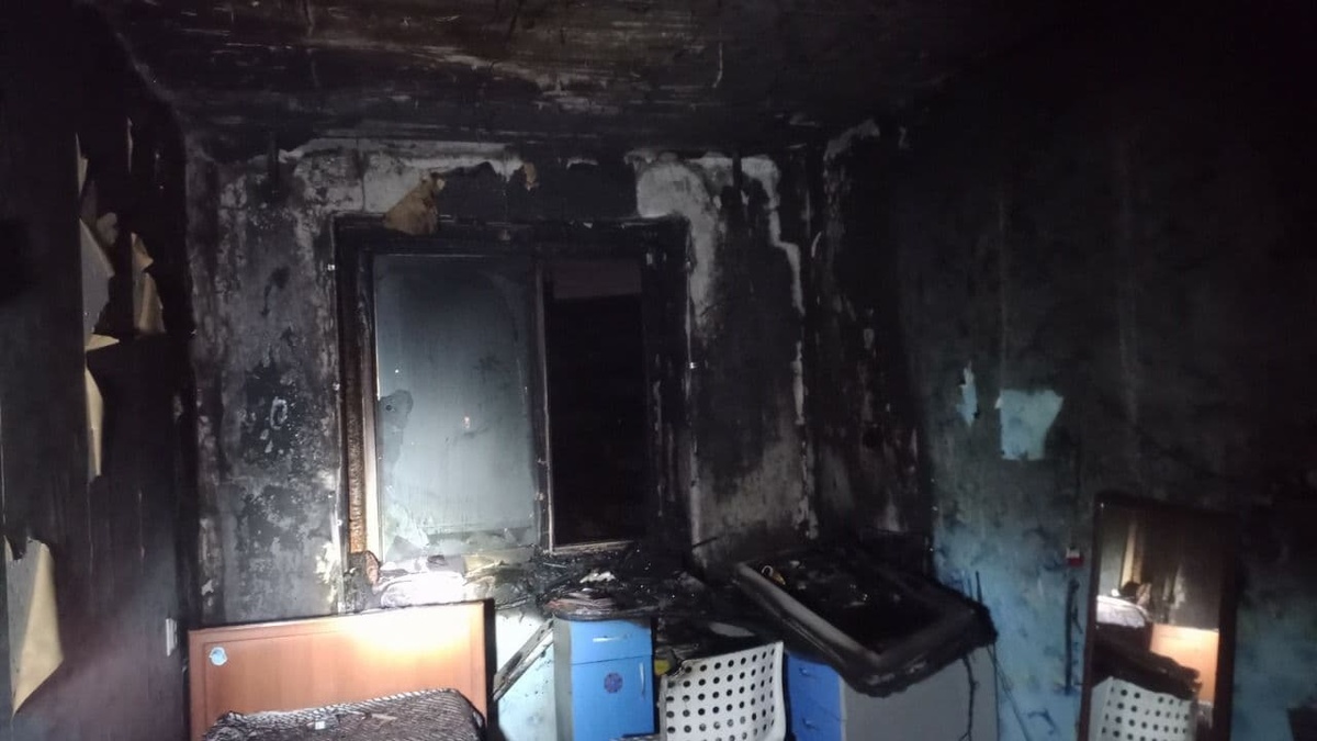12 человек спасли во время пожара в многоэтажке в Московском районе - фото 1