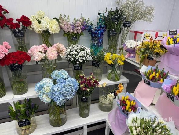 Мужчины, готовьтесь. Рассказываем, сколько стоят цветы к 8 марта в Нижнем Новгороде - фото 56