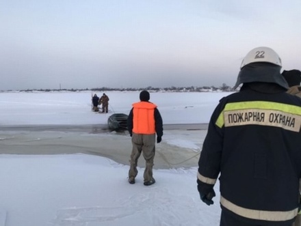 Четверых рыбаков на Волге унесло на льдине 