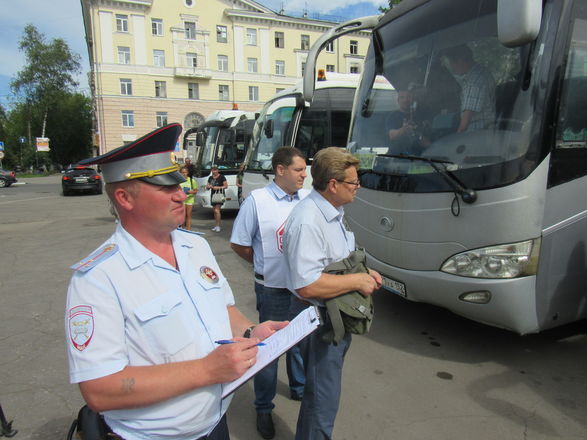 В Нижнем Новгороде обнаружили неисправность тормозов в автобусе для перевозки детей (ФОТО) - фото 8